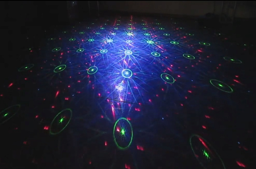 Проектор уличный лазерный новогодний для подсветки дома и деревьев Garden Flower RGB XL 