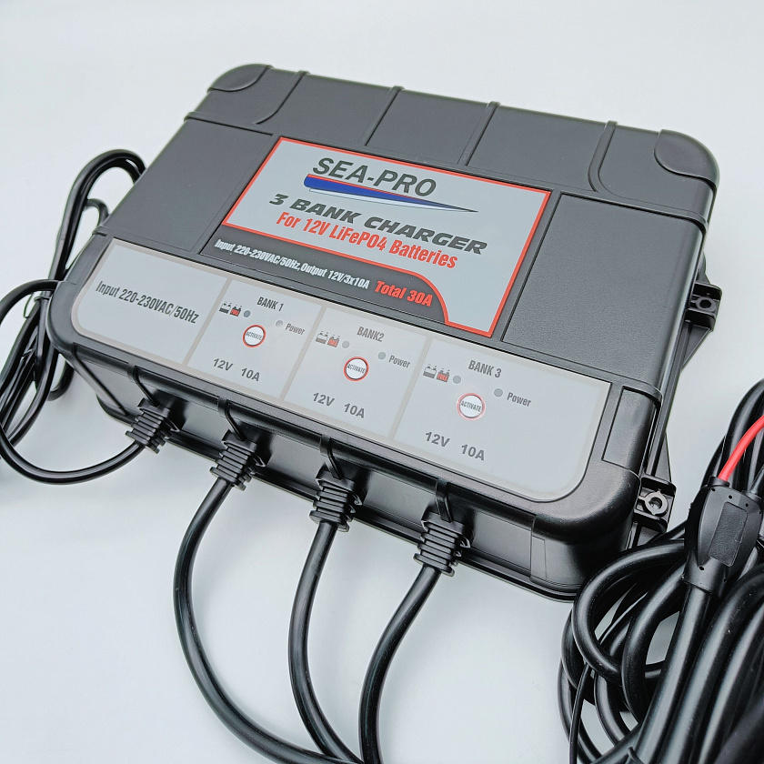 Зарядное устройство SEA-PRO ТЕ4-0287 (3х12В LiFePo4) морского исполнения для тяговых / сервисных аккумуляторов LiFePo4, 3 выхода по 12 вольт для лиферных / литиевых батарей (АКБ) ток заряда 3х10A