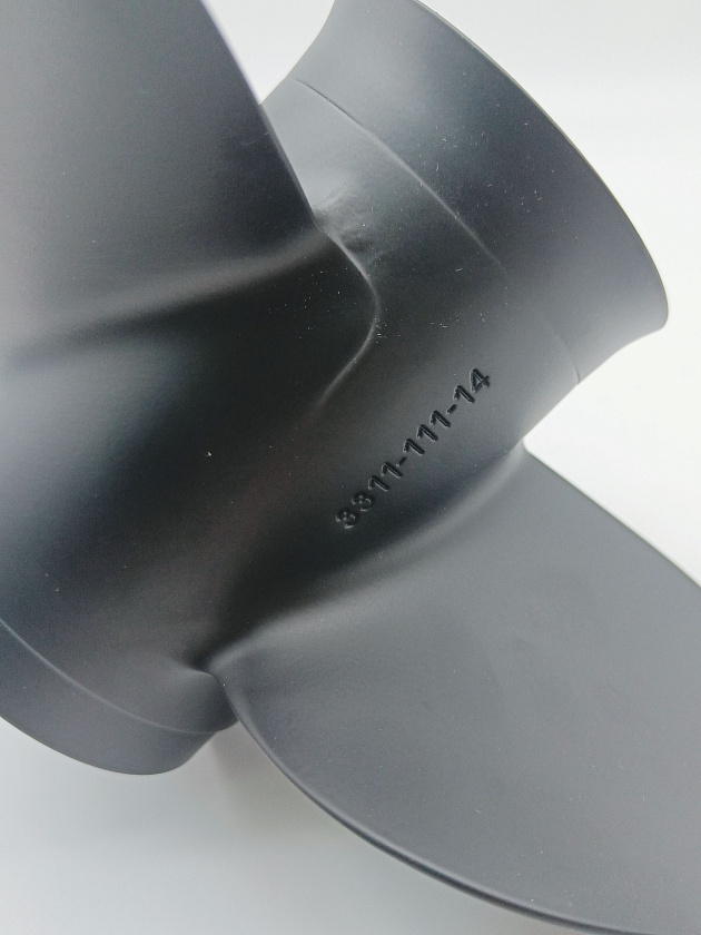 Для лодочного мотора Yamaha (Ямаха) 25 - 60 л.с. гребной винт SOLAS (Тайвань) 14 шаг, диаметр 11,1 дюйма, 13 шлицов на валу, 3 лопасти, алюминиевый серия AMITA 3