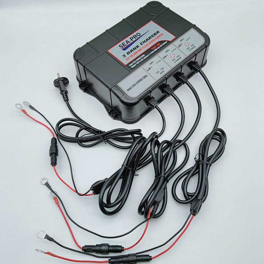 Зарядное устройство SEA-PRO ТЕ4-0287В (12В AGM, 12В LiFePo4, 24В LiFePo4), 2 выхода 12 и 24 вольта для тяговых / сервисных аккумуляторов, 1 выход AGM 12V для свинцово-кислотных батарей (АКБ) ток 3х10A